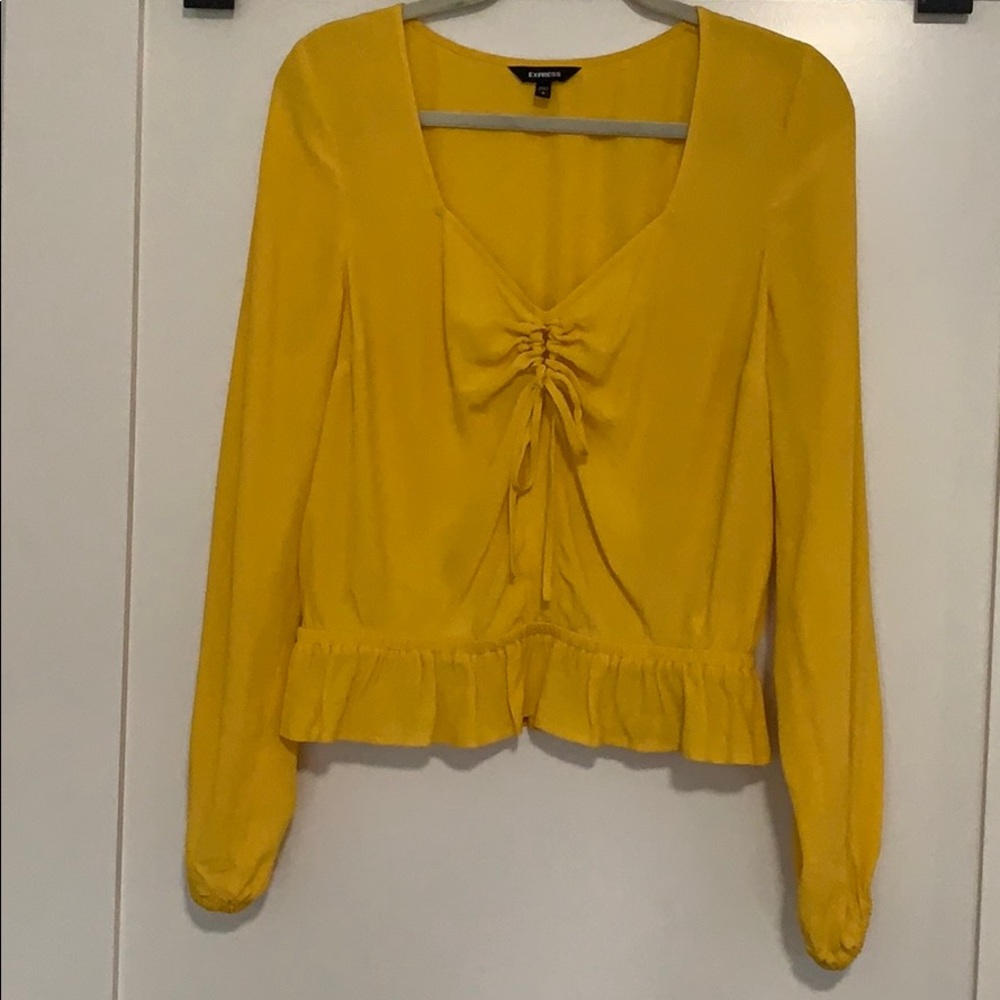 Express Keyhole Peplum Top - Picture 3 of 5